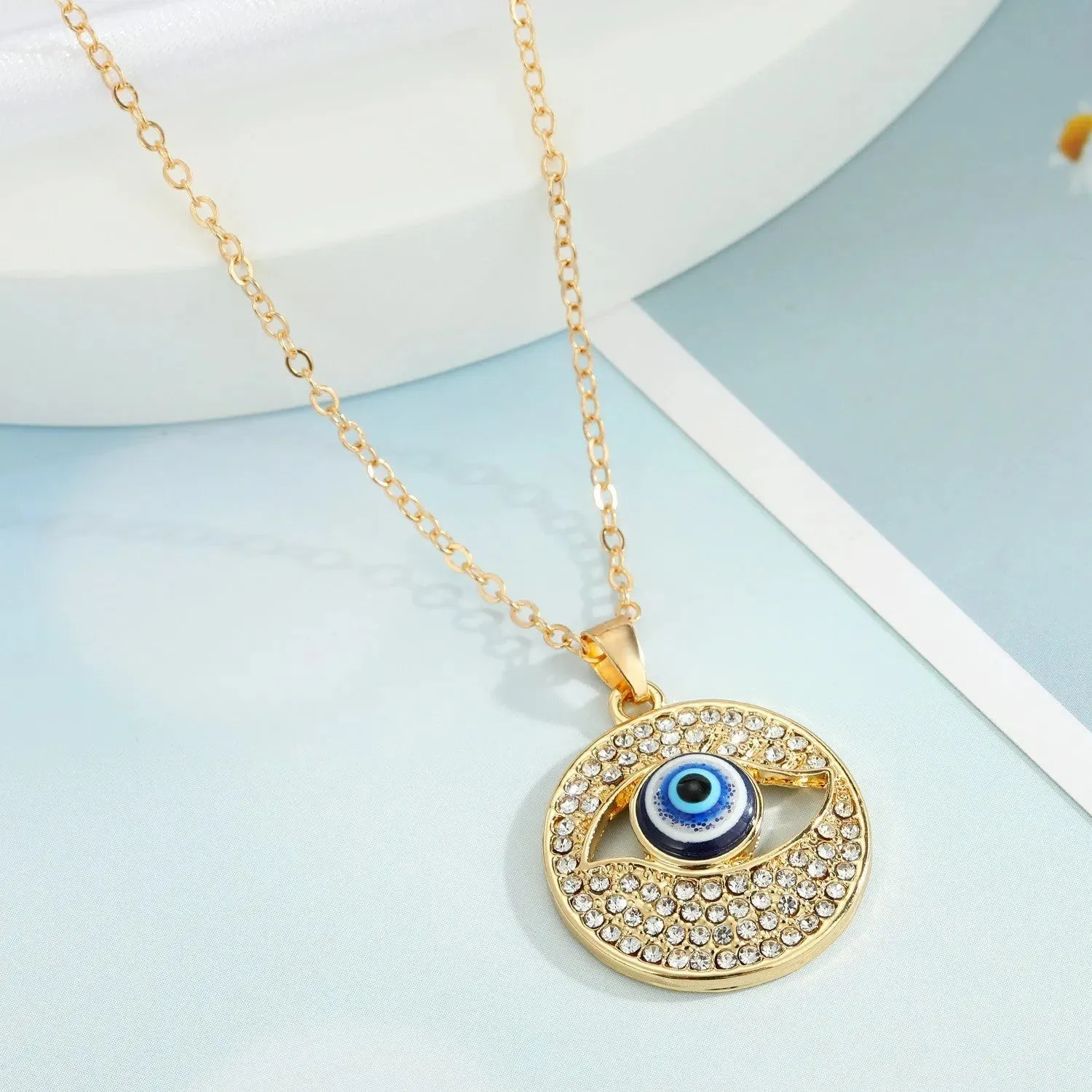 Gold Plated Rhinestones Evil Eye Design Circle Pendant Necklace Zircon Alloy Necklace